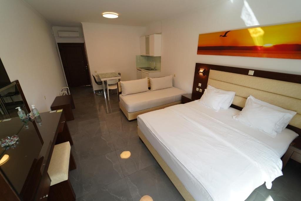 Bedroom Room 5